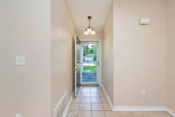 Crestview, FL 32536,104 Cabana Way