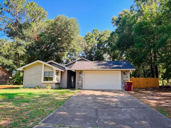 102 Springwood Circle Circle, Crestview, FL 32536