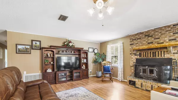 Defuniak Springs, FL 32433,101 Malloy Lane