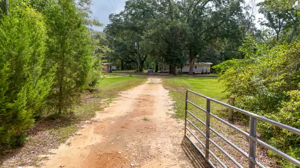 Ponce De Leon, FL 32455,70 River Loop