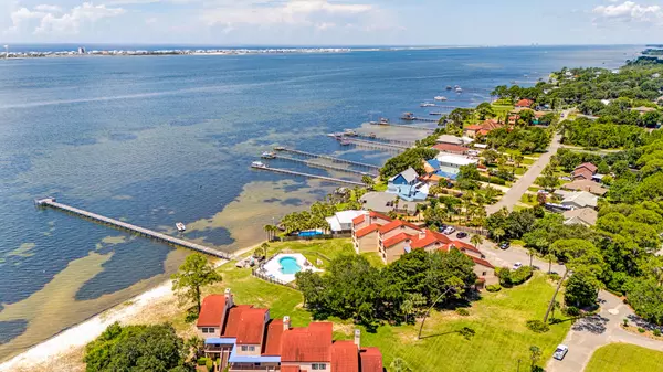 Navarre, FL 32566,8253 Navarre Parkway  #D105