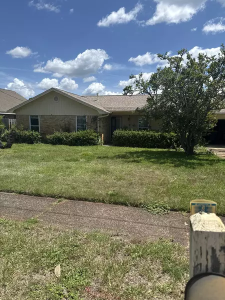 232 Lakeside Lane, Mary Esther, FL 32569