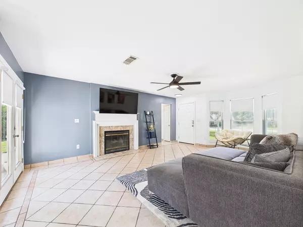 Crestview, FL 32539,422 John King Road
