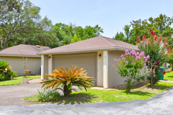 Niceville, FL 32578,700 Bay Drive  #1004