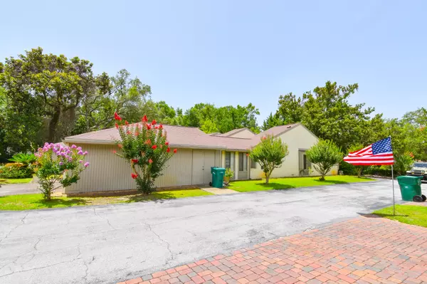 Niceville, FL 32578,700 Bay Drive  #1004