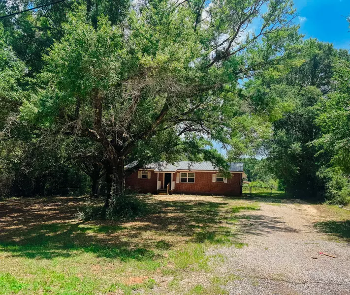 5148 Cavalier Drive, Crestview, FL 32539