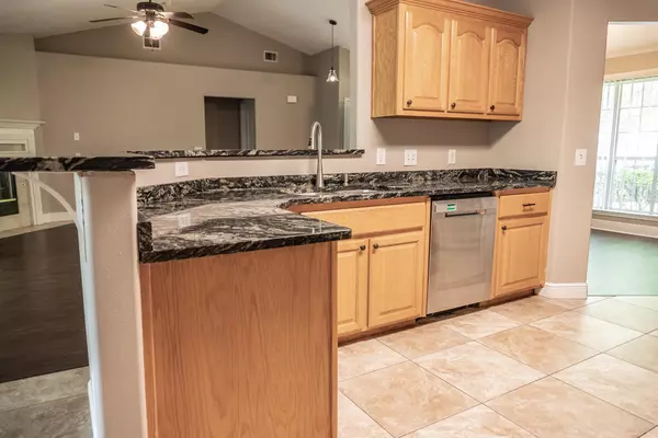 Crestview, FL 32536,211 FoxChase Way