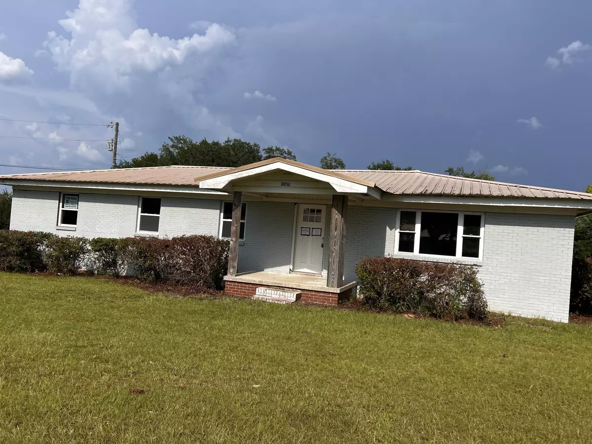 Grand Ridge, FL 32442,2032 Brogdon Street