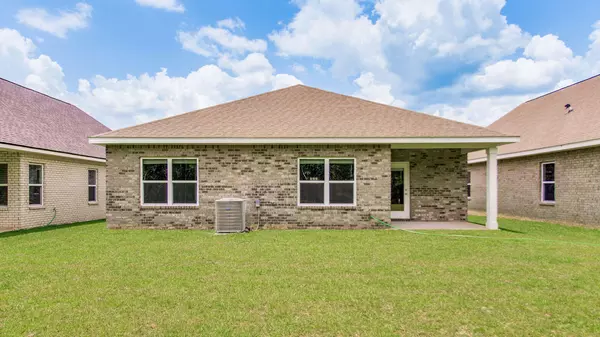 Milton, FL 32583,8052 Fir Tree Drive