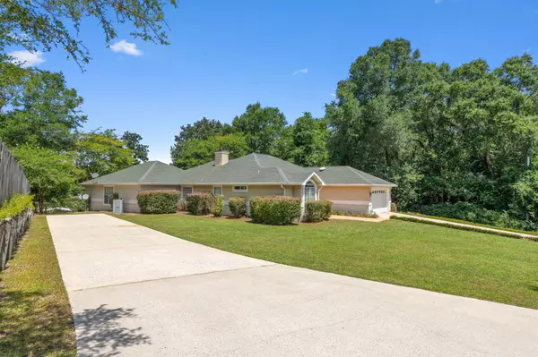 Defuniak Springs, FL 32433,395 Lake Holley Circle