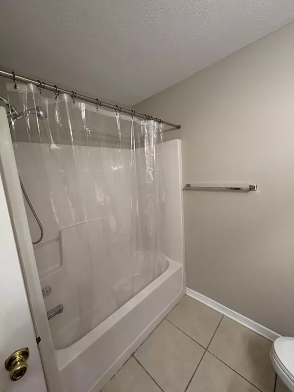 Crestview, FL 32539,2877 Aplin Road