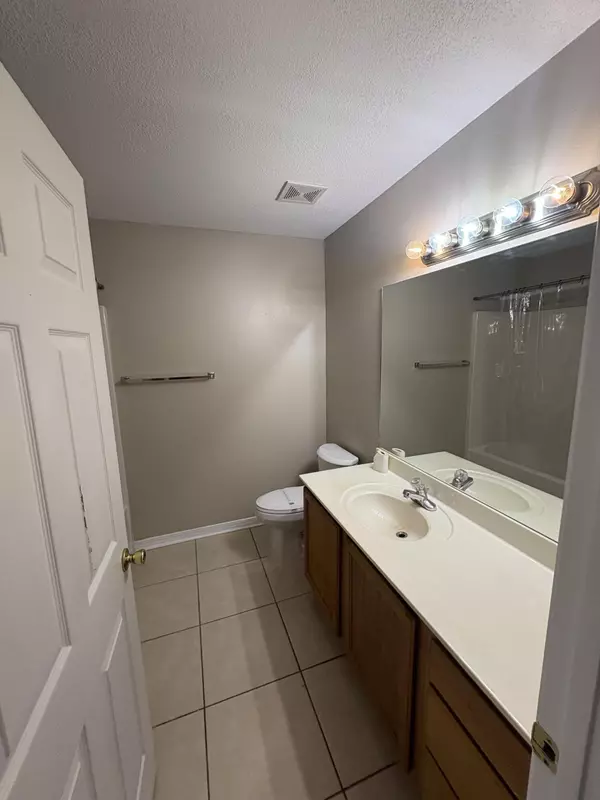Crestview, FL 32539,2877 Aplin Road