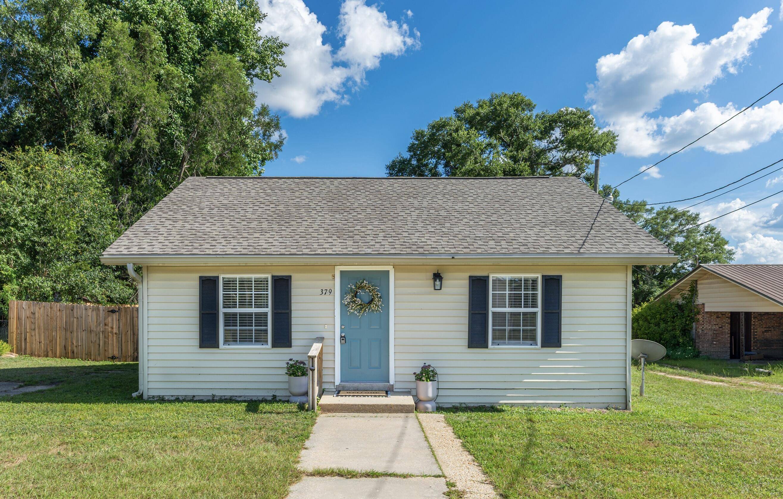 379 W 1St Avenue, Crestview, FL 32536