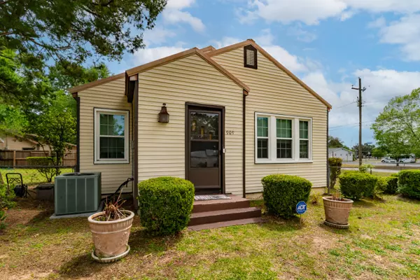 Crestview, FL 32536,909 Mapoles Street