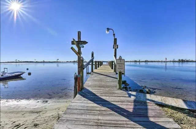 209 W Miracle Strip Parkway  #E203, Mary Esther, FL 32569