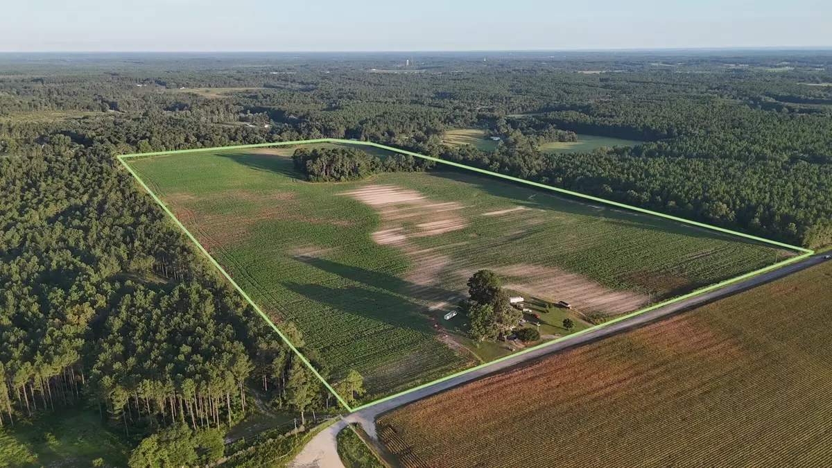 Defuniak Springs, FL 32433,404 E E M White Road Road