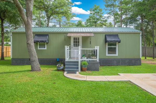 211 Passion Flower Street, Defuniak Springs, FL 32433