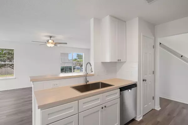 Pensacola, FL 32505,3351 Two Sisters Way