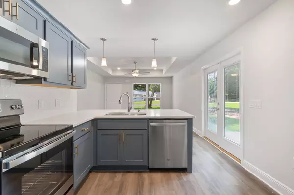 Defuniak Springs, FL 32433,631 Passion Flower Street