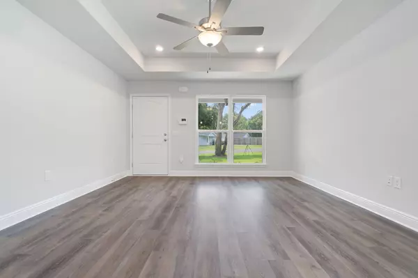Defuniak Springs, FL 32433,631 Passion Flower Street