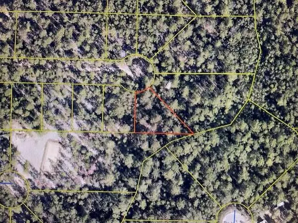 Lot 25 E Honeysuckle Street, Defuniak Springs, FL 32433