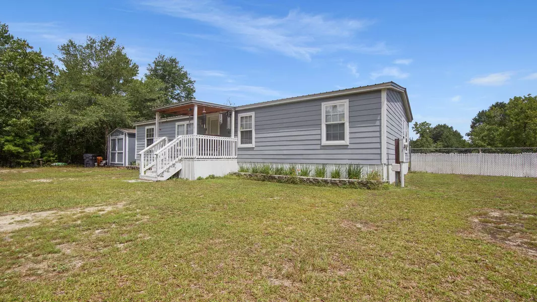 915 Oakridge Road, Defuniak Springs, FL 32433