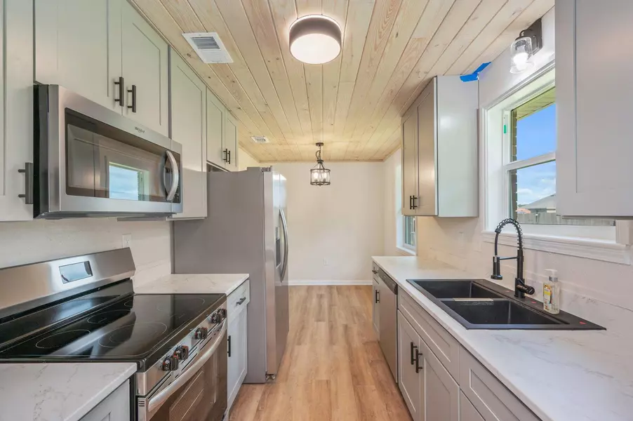 3375 Mclain Drive, Crestview, FL 32539