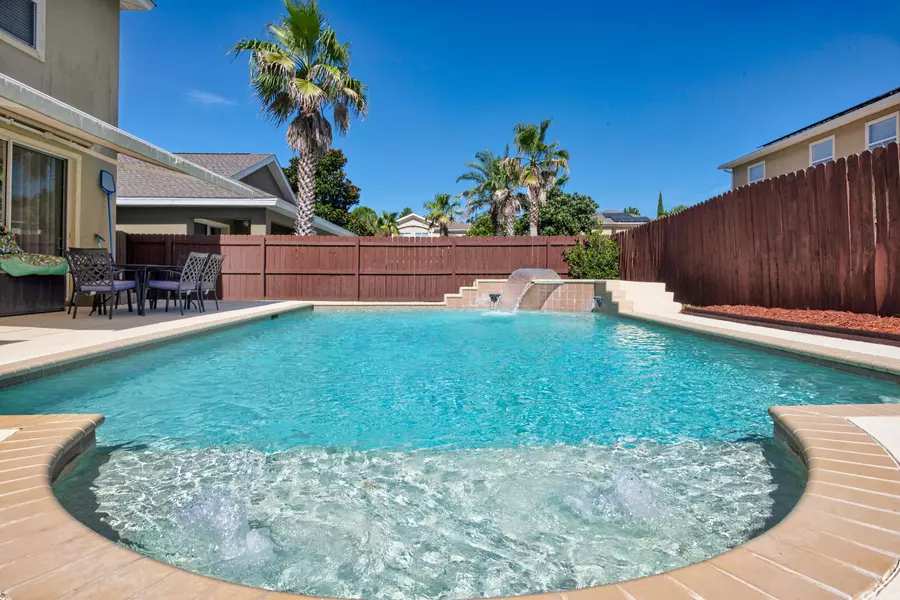 889 Solimar Way, Mary Esther, FL 32569