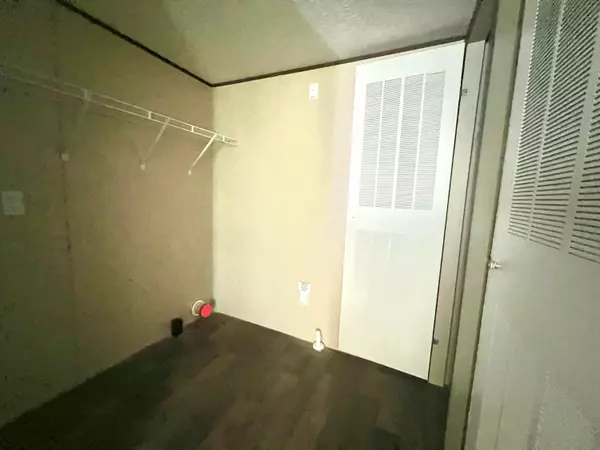 Defuniak Springs, FL 32433,590 W Violet Lane