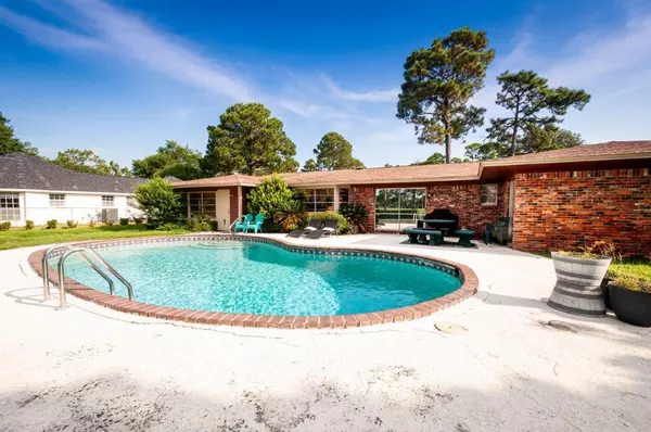 Shalimar, FL 32579,90 Country Club Road
