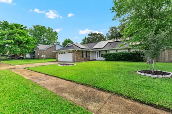 Mary Esther, FL 32569,1029 Boulevard De La Parisenne