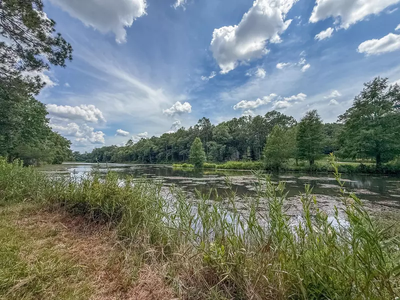 100 Overview Drive, Crestview, FL 32539