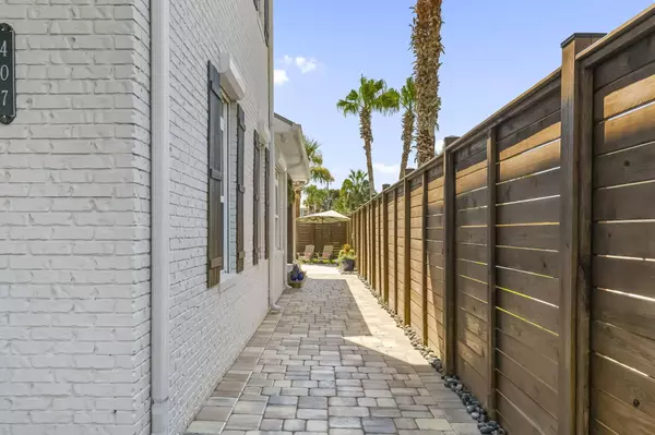 Panama City Beach, FL 32413,407 petrel Street