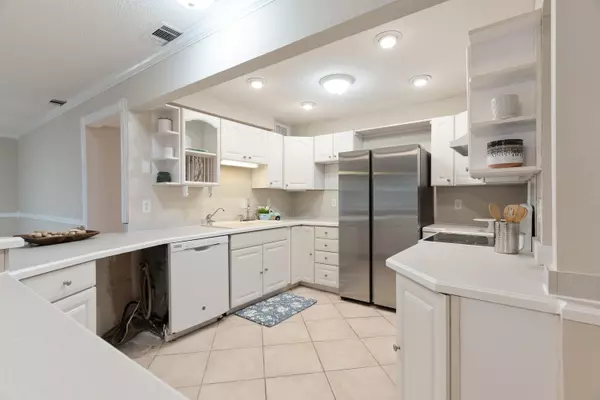 Fort Walton Beach, FL 32548,308 SW Miracle Strip Parkway  #10D