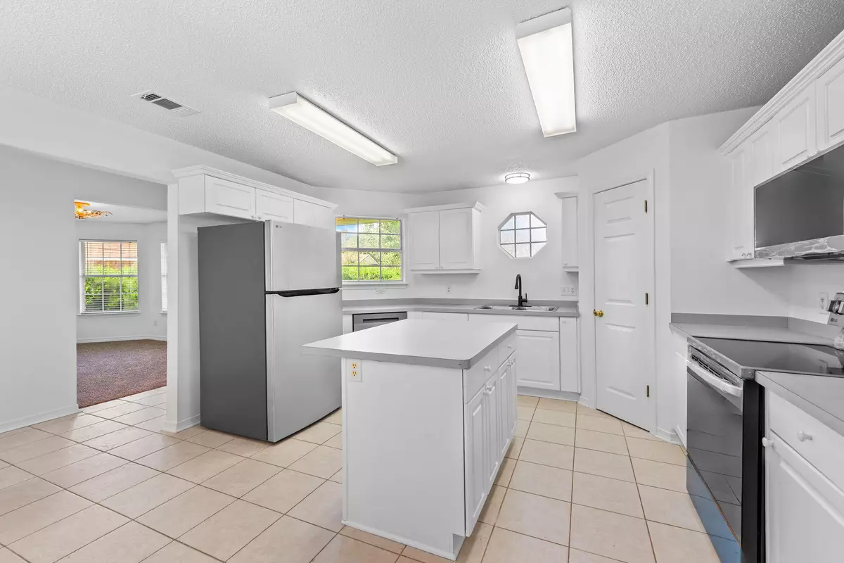 Navarre, FL 32566,7252 Antoinette Circle