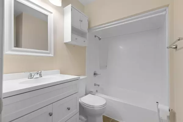 Niceville, FL 32578,107 Southlake Court  #107