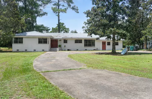 Defuniak Springs, FL 32433,359 Shoemaker Drive