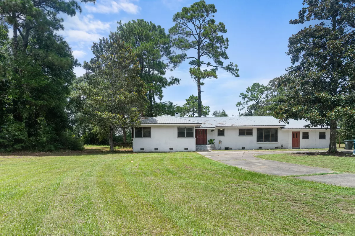 Defuniak Springs, FL 32433,359 Shoemaker Drive
