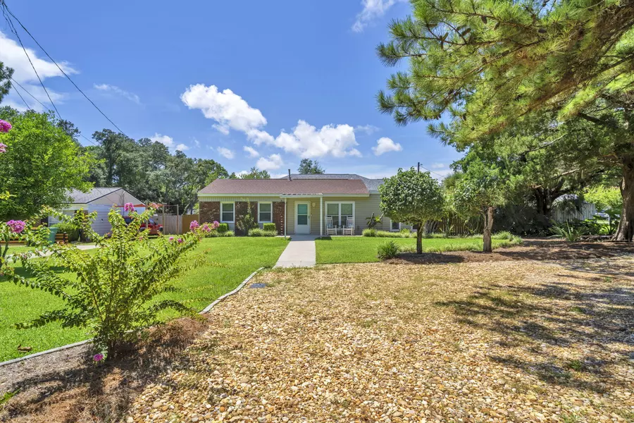 57 7th Street, Shalimar, FL 32579