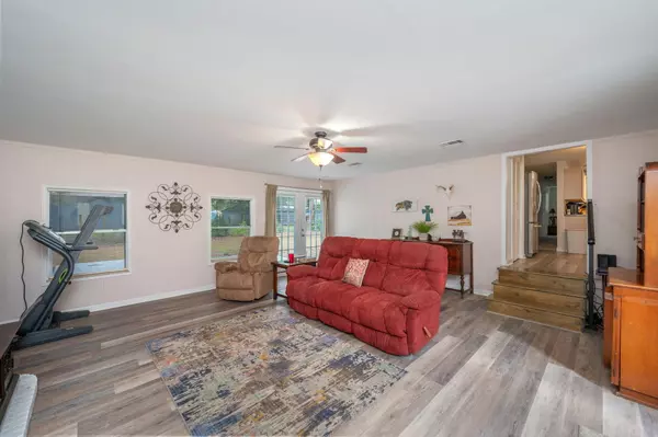 Defuniak Springs, FL 32433,125 W Roberts Road