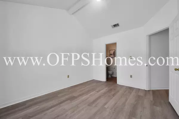 Fort Walton Beach, FL 32548,8 NW Viking Drive  #APT C