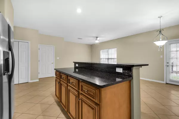 Fort Walton Beach, FL 32547,765 Pine Alley Street