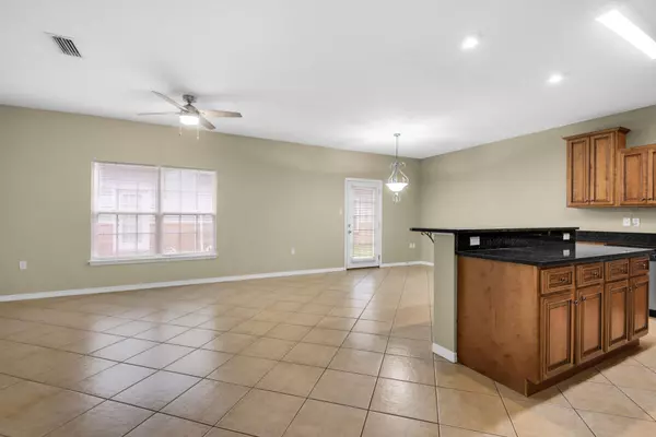 Fort Walton Beach, FL 32547,765 Pine Alley Street