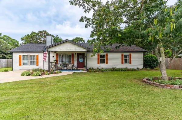 6935 Jasper Street, Navarre, FL 32566