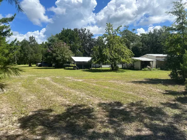 399 Mccloud Road, Freeport, FL 32439