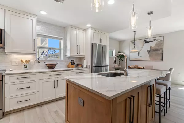 Pensacola Beach, FL 32561,1299 Fort Pickens Road #28