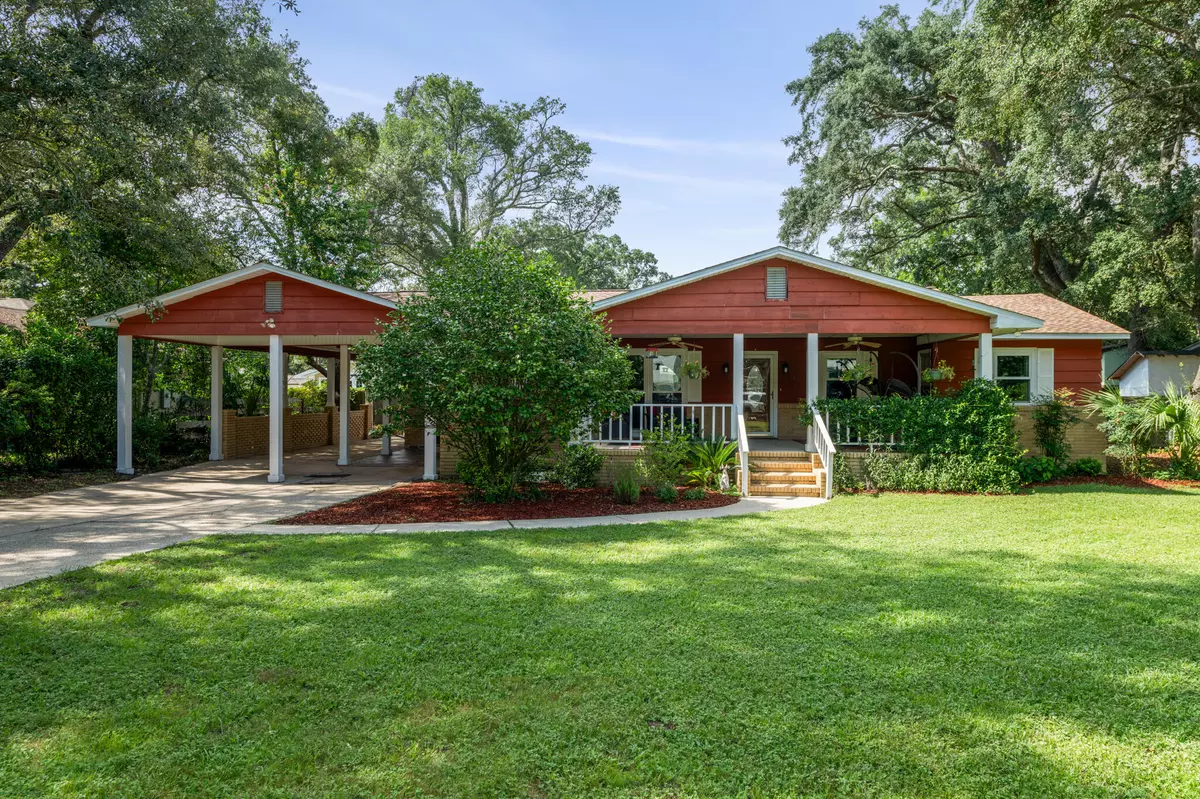 Gulf Breeze, FL 32561,422 Fairpoint Drive
