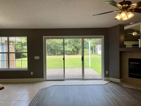 Navarre, FL 32566,8118 Menorca Street
