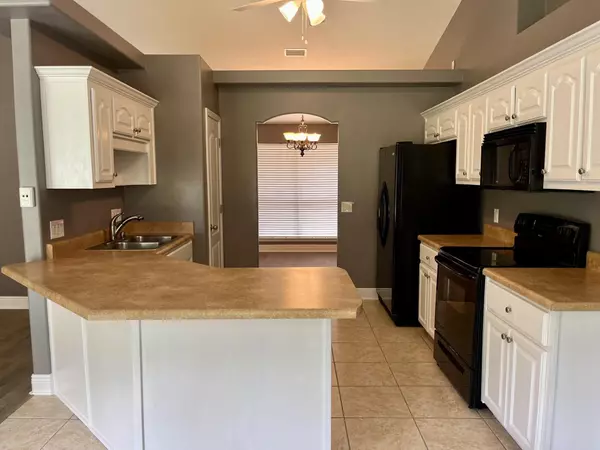 Navarre, FL 32566,8118 Menorca Street