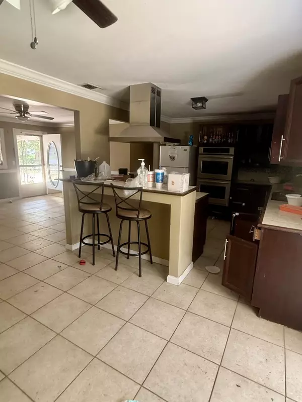 Crestview, FL 32539,515 E Robinson Avenue